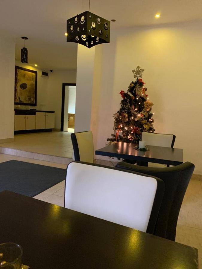 Chic City Rooms ซิวิโชอารา ภายนอก รูปภาพ